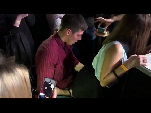 ❤️ Рэальны сэкс у рускім начным клубе. 18-гадовую расейку ў анус і похву трахнулі ў начным клубе ❤️ Якасны сэкс у нас be.oldsex.ru ❌️❤